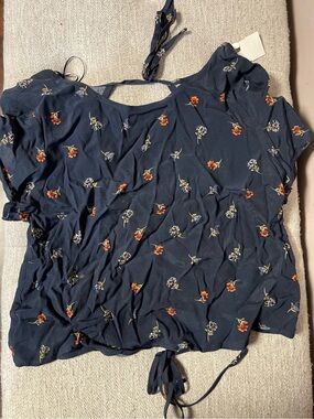 Navy Floral Open Back Short Sleeve Blouse Size M